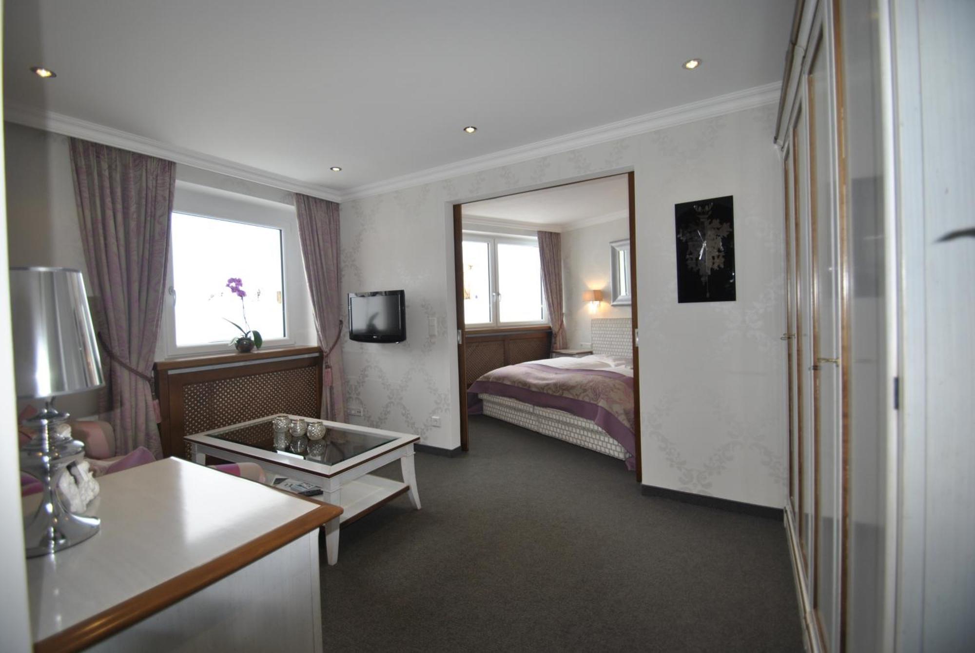 Hotel Albona Nova Zuers Bagian luar foto