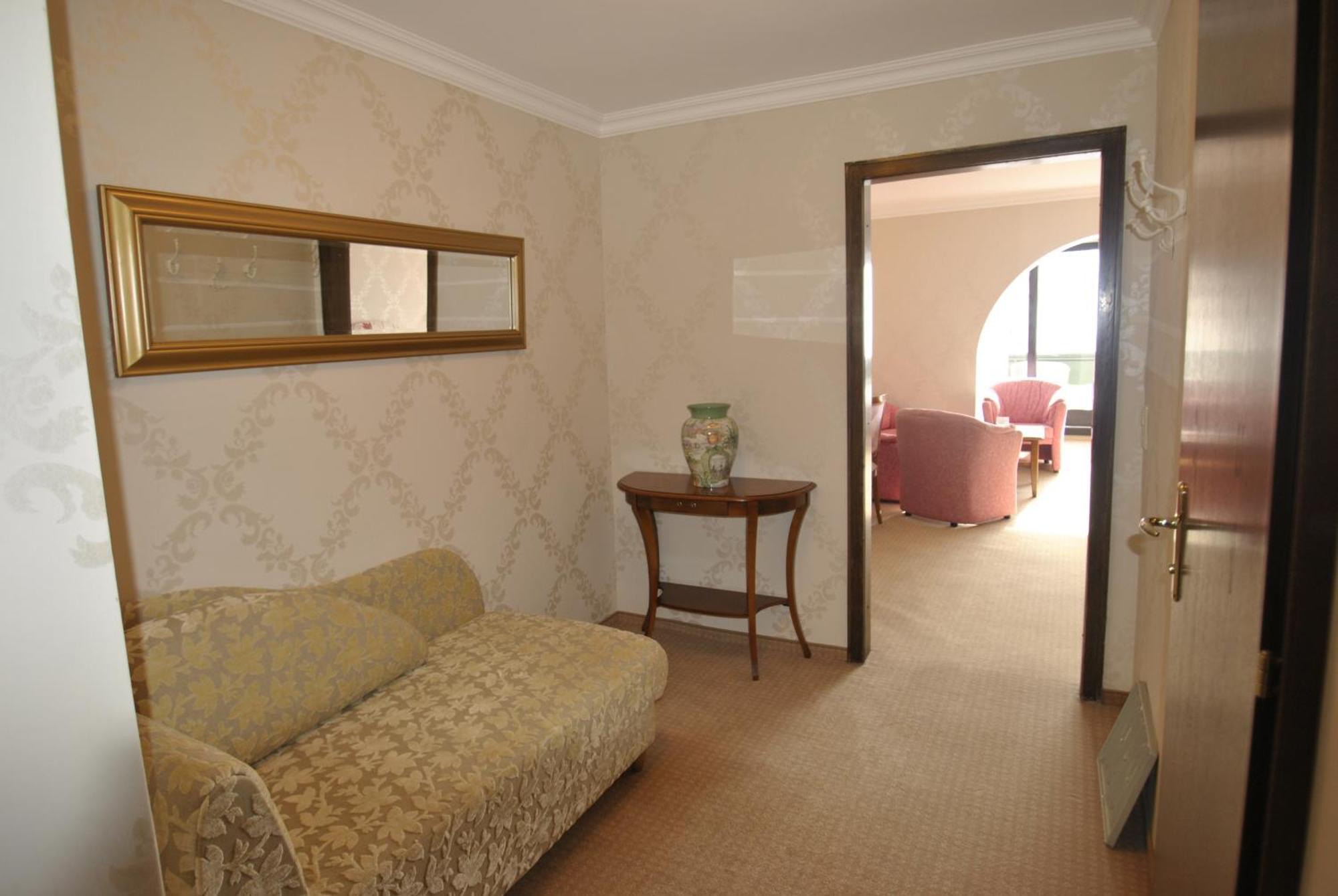 Hotel Albona Nova Zuers Bagian luar foto