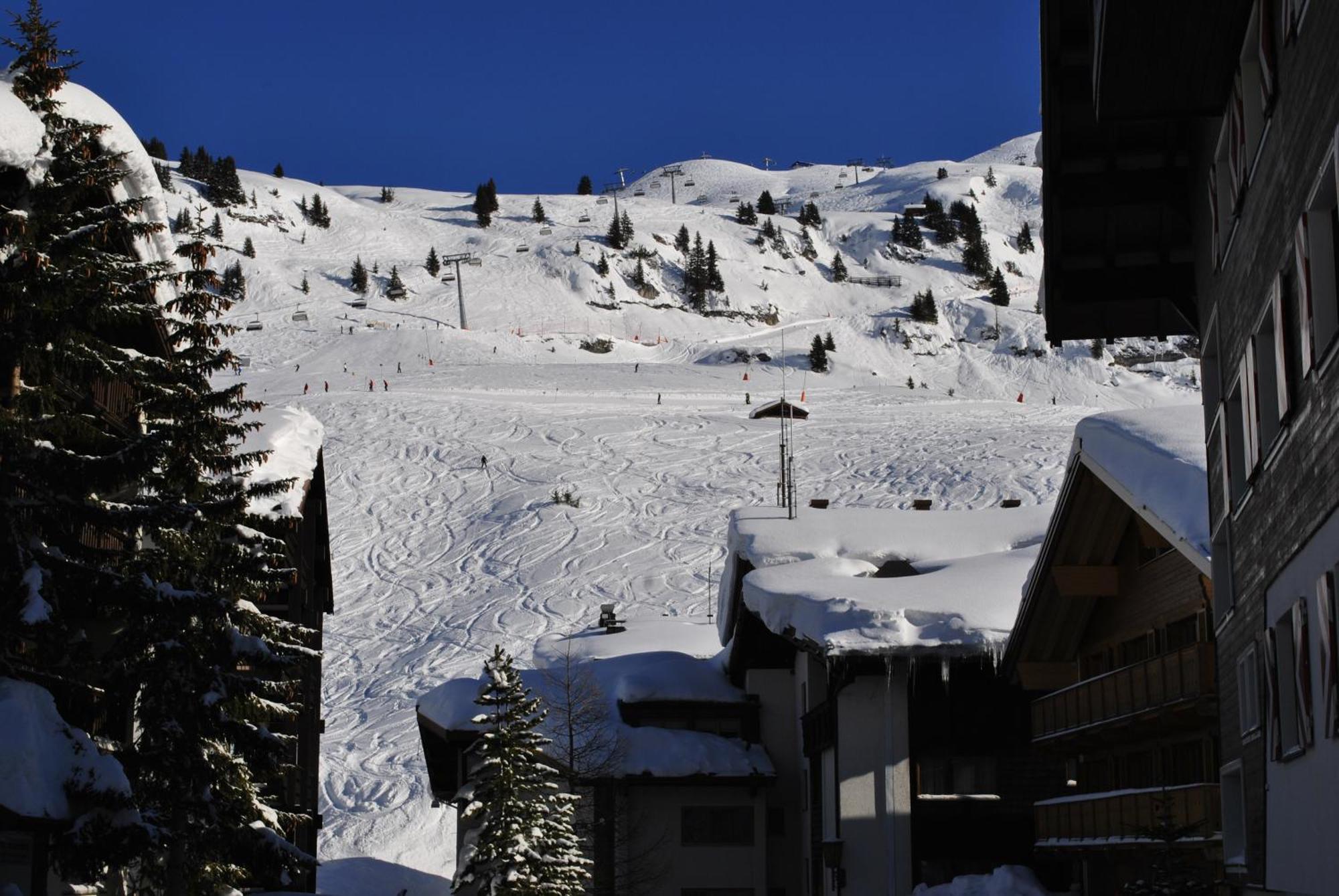 Hotel Albona Nova Zuers Bagian luar foto