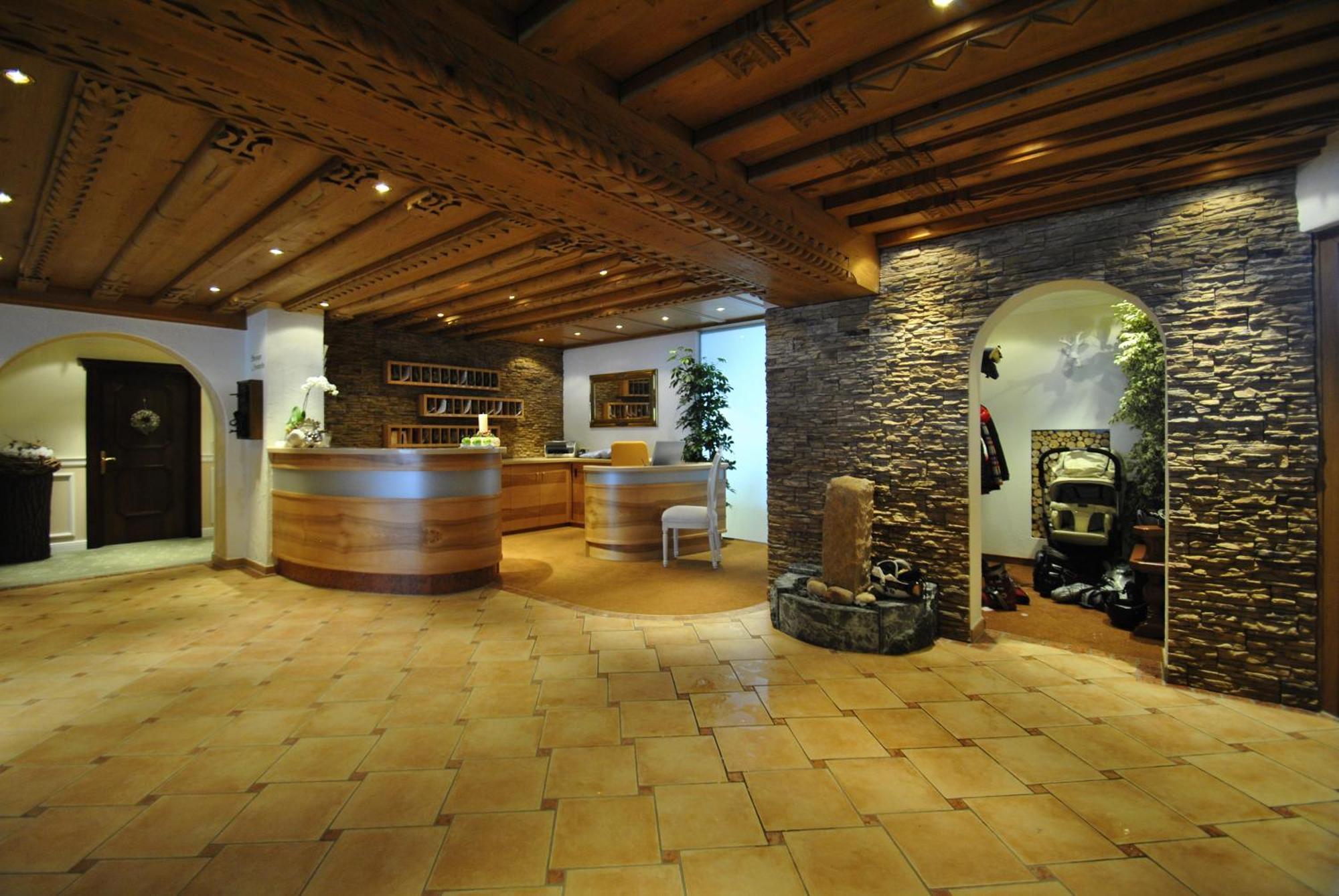 Hotel Albona Nova Zuers Bagian luar foto