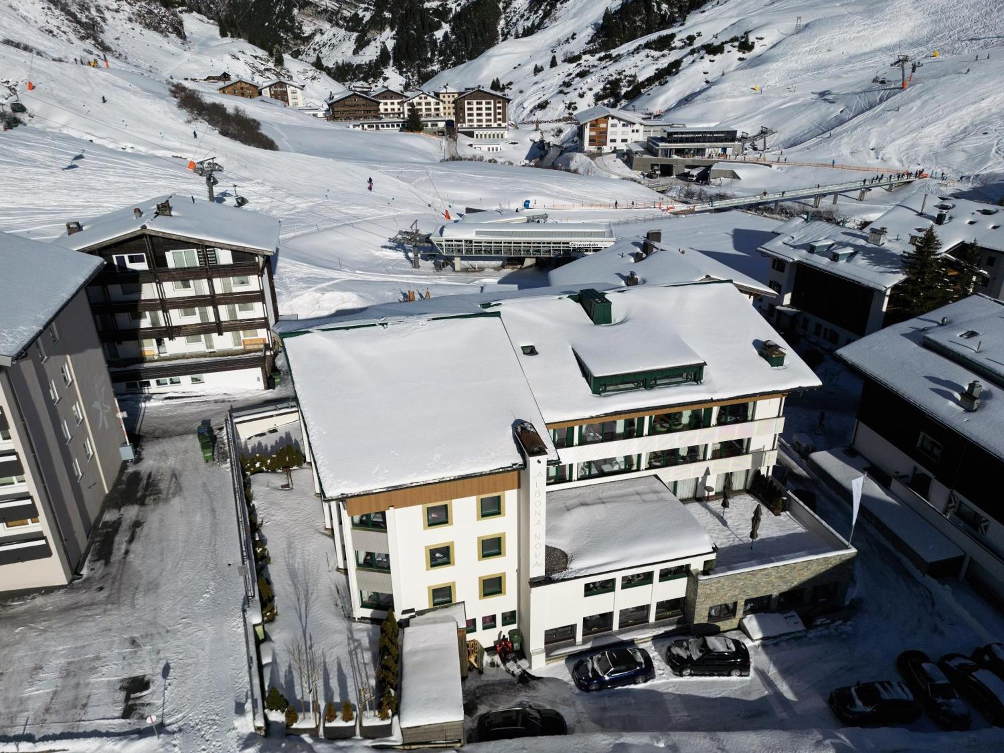 Hotel Albona Nova Zuers Bagian luar foto